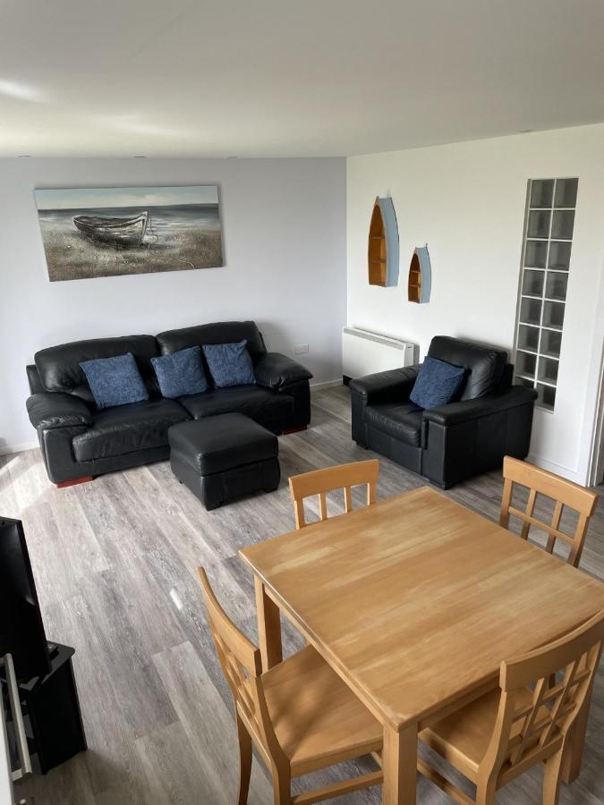 Beach Front Ground Floor Apartment Llanelli Extérieur photo