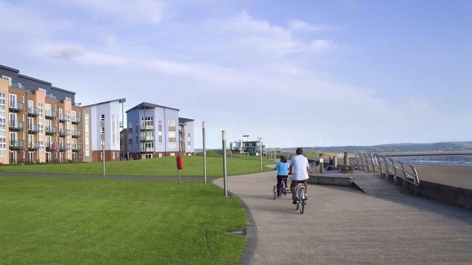 Beach Front Ground Floor Apartment Llanelli Extérieur photo